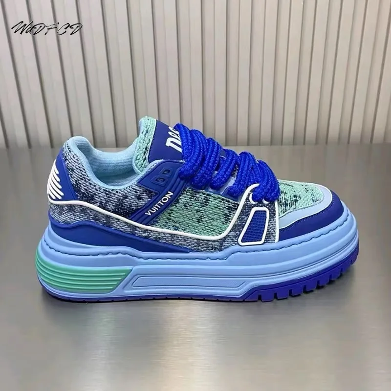 

Кроссовки Повседневные мужские дизайнерские легко подходящие туфли для досок Модная кожаная ткань Дышащая спортивная обувь на платформе увеличенной высоты