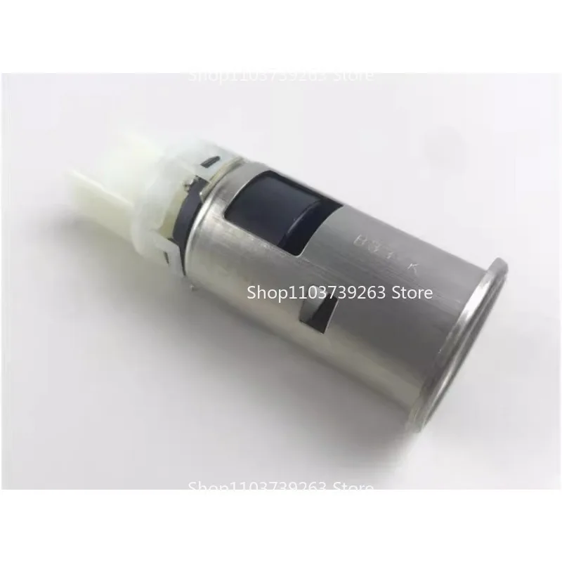 Suitable for Yaris Zhixuan Yizhi Highlander Camry Cigarette Lighter Base Power Socket Female Base Pair Plug