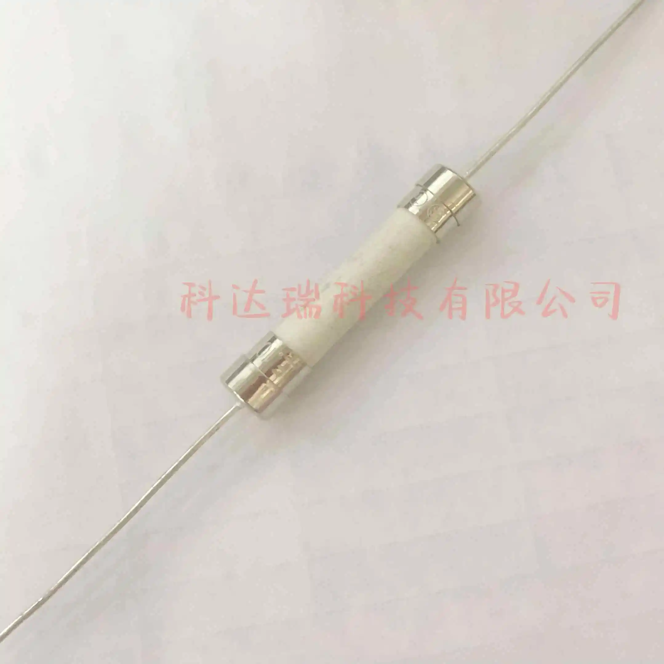 20pcs/foot ceramic fuse fuse 0325010.mxp 6.1 * 32MM T10A 250V