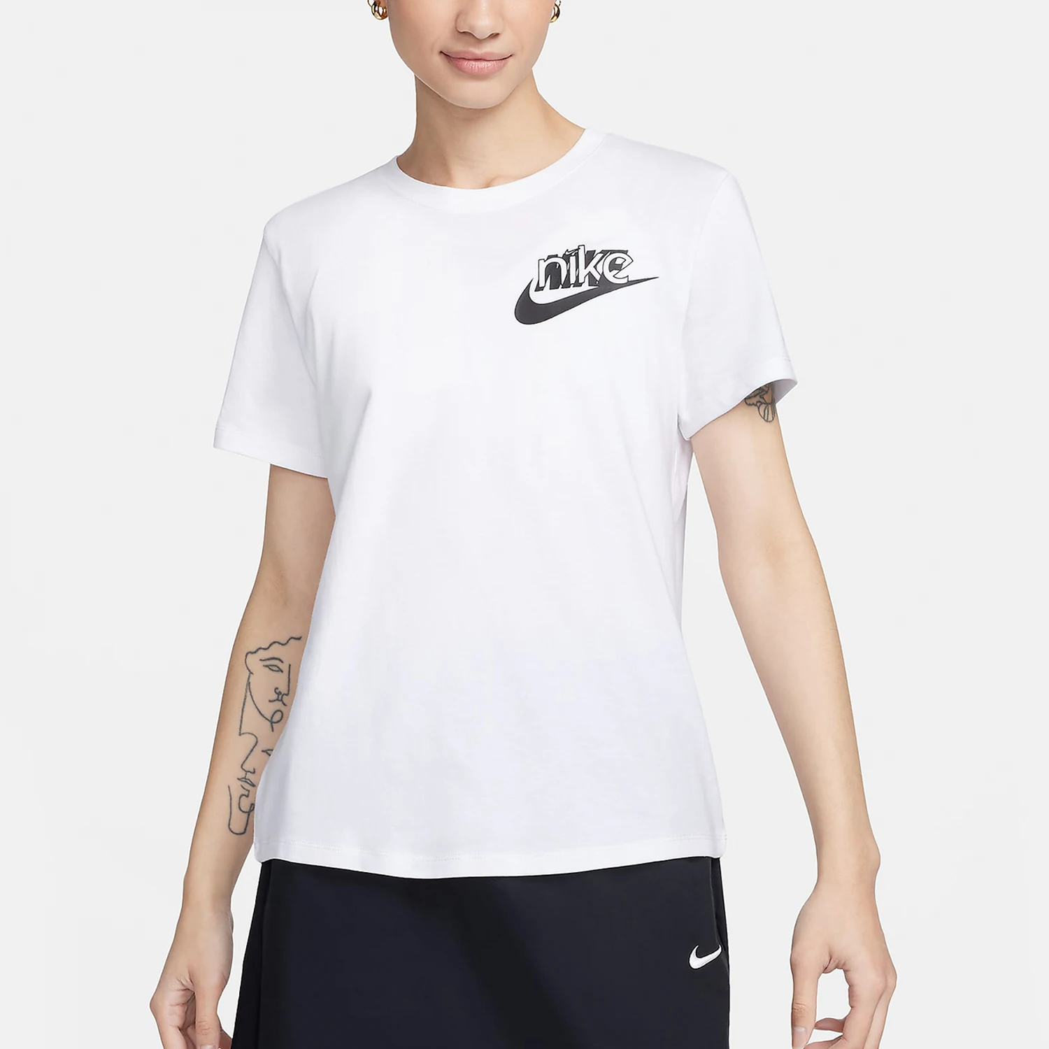 

Официальная новая женская простая спортивная повседневная футболка Nike с круглым вырезом и короткими рукавами FQ6604-100