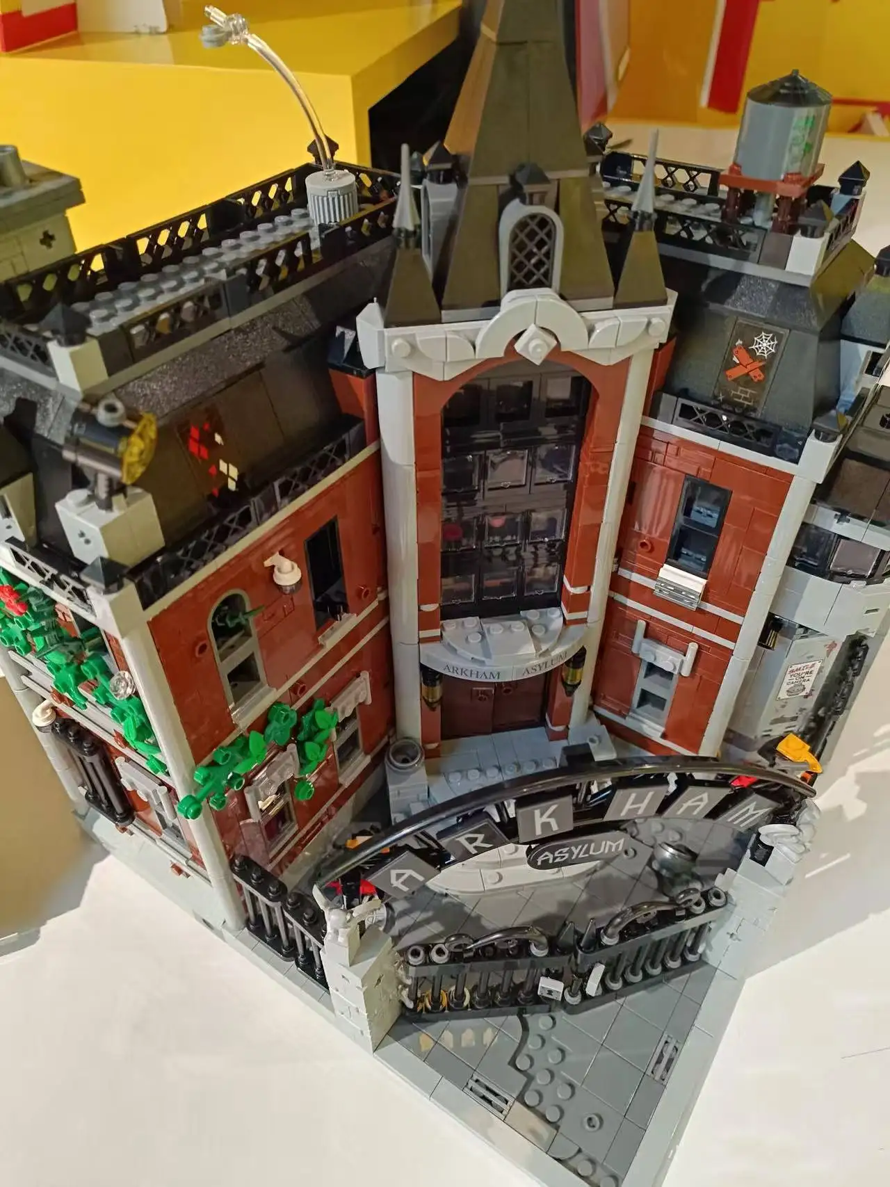 New Asylum Building Model Building Blocks Children's Toys Birthday Gift