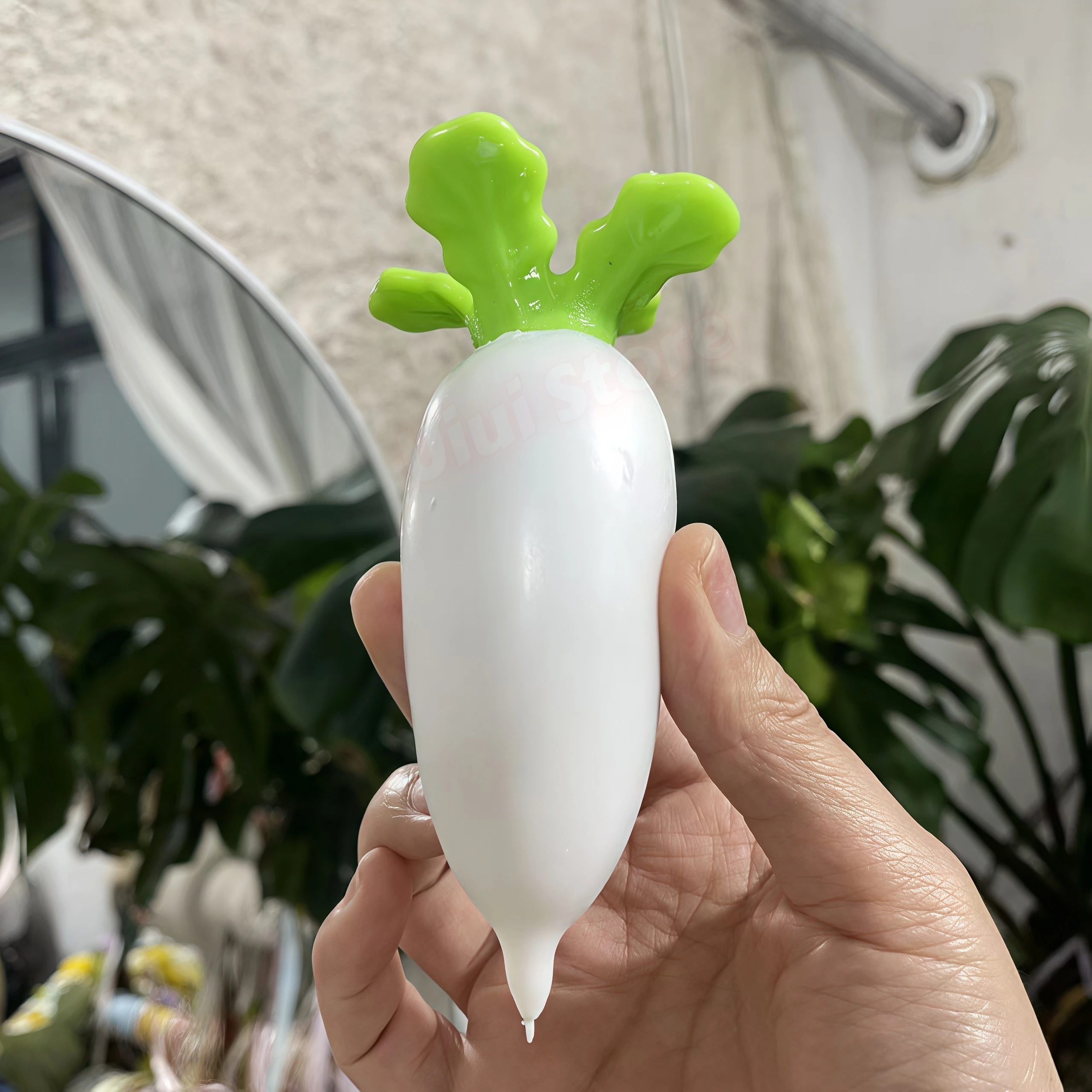 Crispy White Radish Squishy Stress Ball, Slow Rising Squeeze Fidget Toy, ASMR Sensory Stress Relief Gift