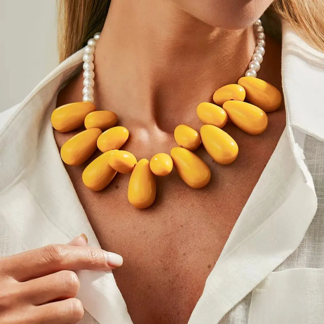 

SHIXIN Exaggerated Acrylic Water Drop Pendant Necklace for Women Boho Imitation Pearl Choker Necklace Party Vacation Jewelry