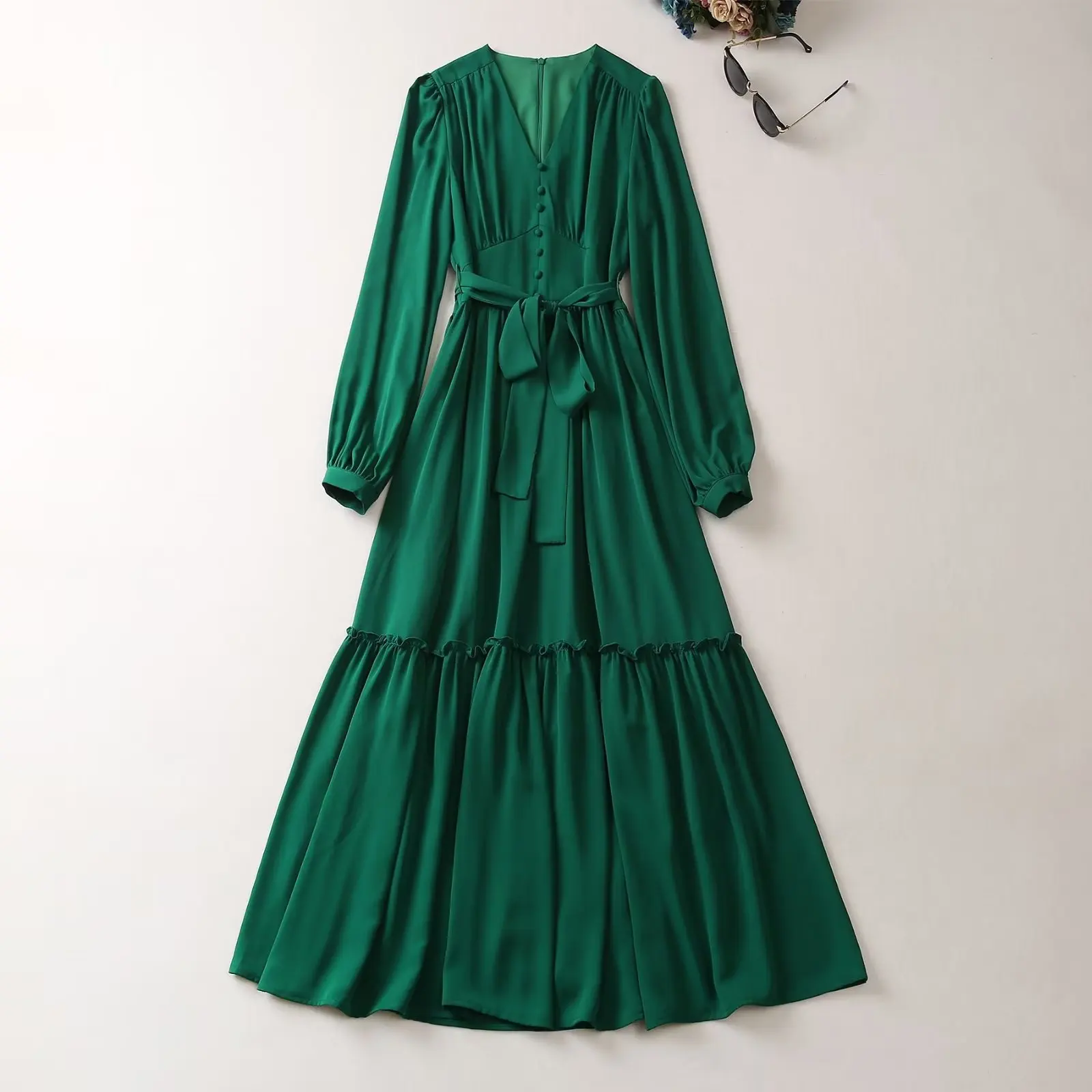 

European and American women's dress 2023 summer new style Long sleeve V-neck Fashion Belt Green pleated dress XXL