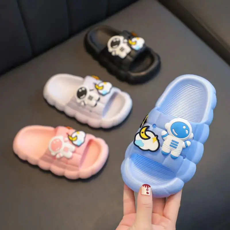 Children's slippers Summer boys and girls wear soft soles non-slip cute baby home slippers sandals