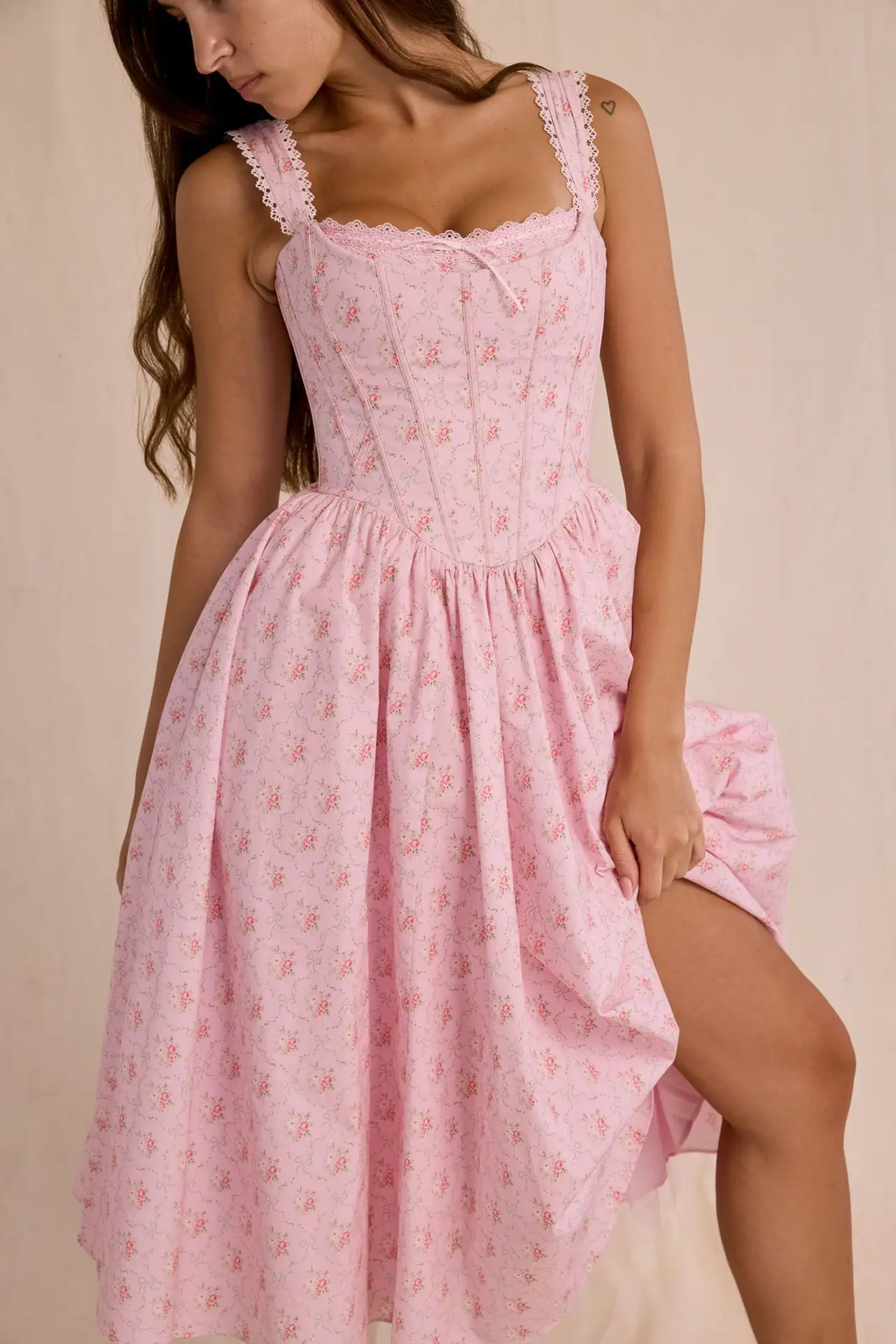 Französisches Blumenkleid, Retro-Süßer Stil, Neuer Nischen-High-End-Stil, Figurbetontes Harajuku-Kleid