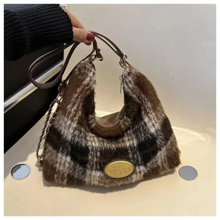 Faux Fur bolsa com detalhe cadeia, elegante sacola, chique e profissional