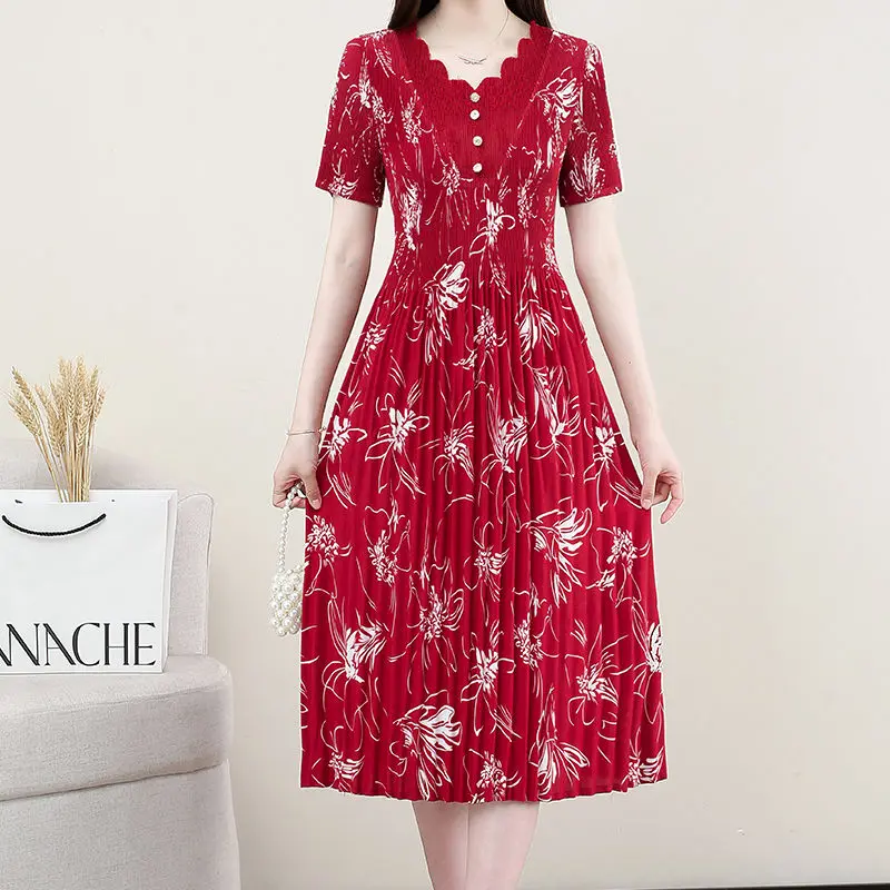 

Pleated new summer waist, thin and meat-covered large size medium and long mother dress v-neck pleated skirt