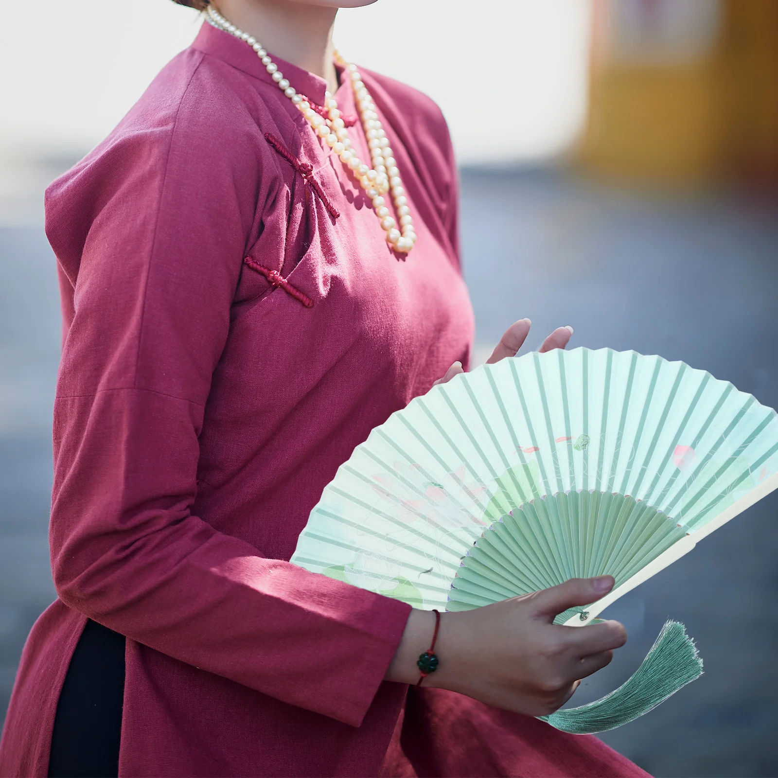 

Chinese Style Lotus Leaf Handheld Folding Fan Vintage Bamboo Silk Lightweight Portable Dance Photo Props Decorations