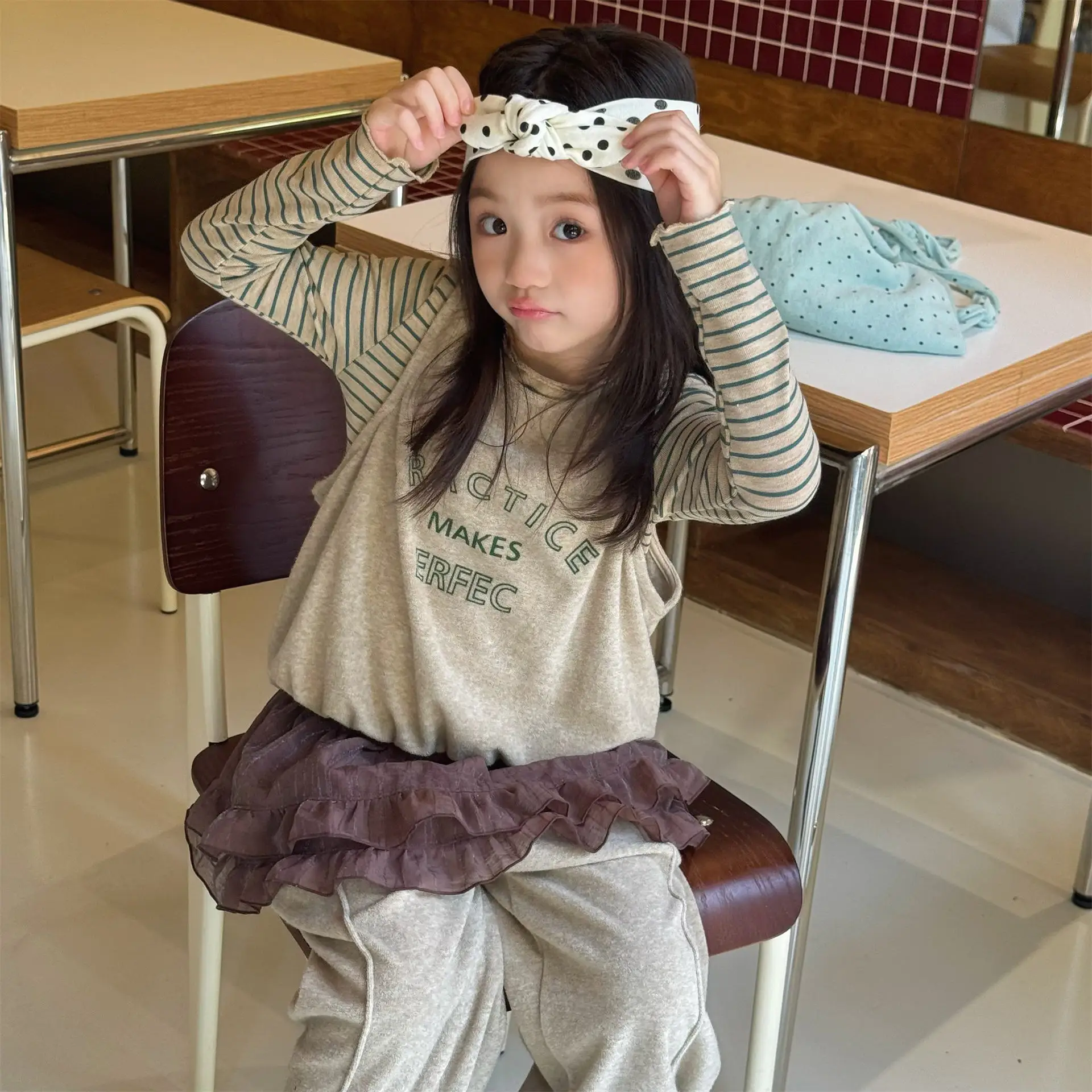 

2025 Autumn New Children Sleeveless Clothes Set Fashion Girls Letter Print Vest + Pants 2pcs Suit Kids Casual Woolen Outfits