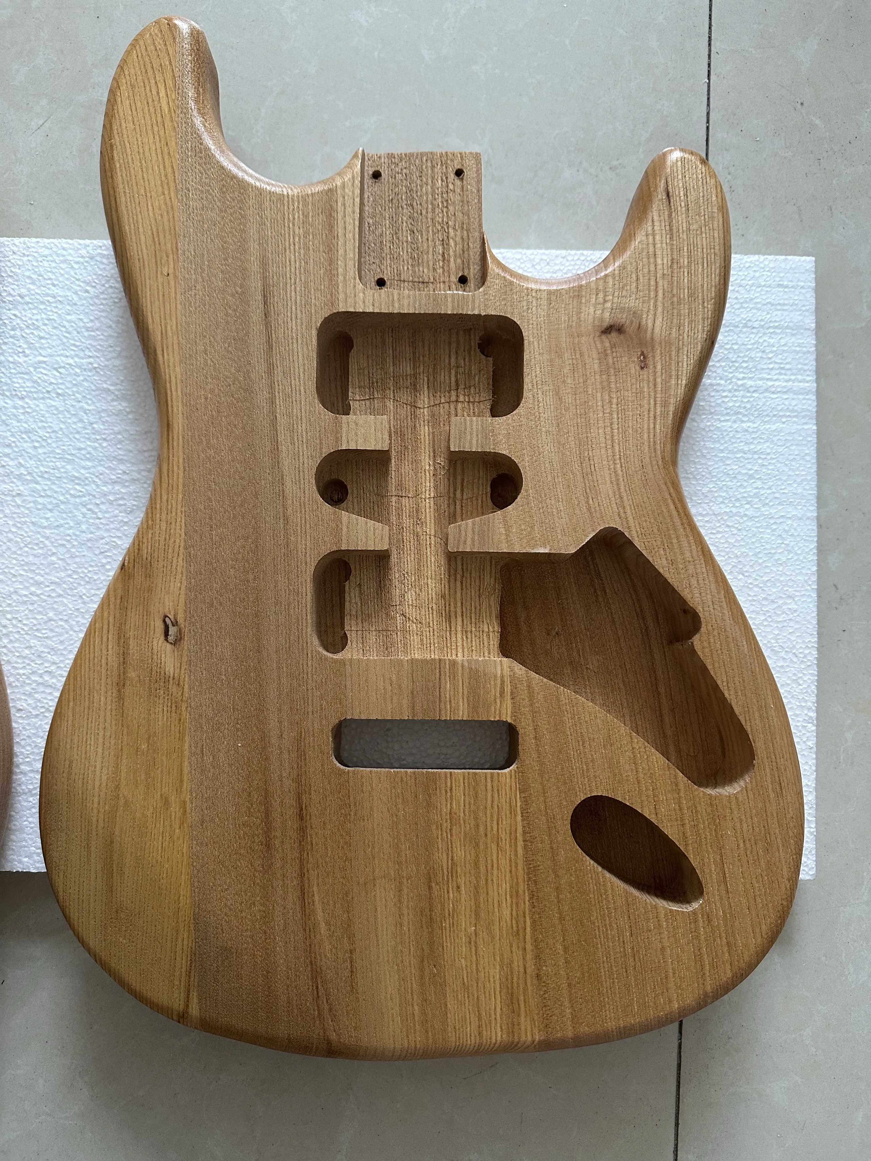 Defective Electric Guitar Body,Unfinished Ash Wood Luthier,DIY Kit Part,Semi Finished,Blank Guitarra Barrel,5.56cm Heel,Real Pic