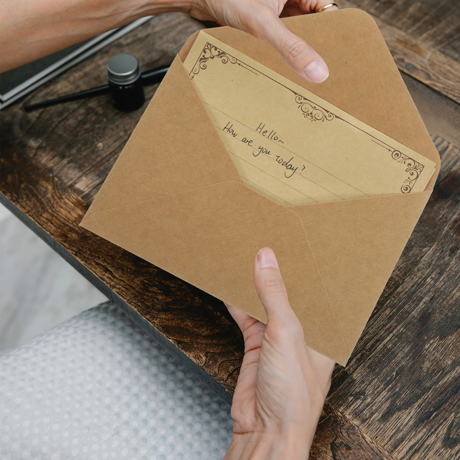 

2 Sets Traveler Notebook Letter Paper Writing Insert Blank Stationery with Envelopes Vintage Lined Lovers