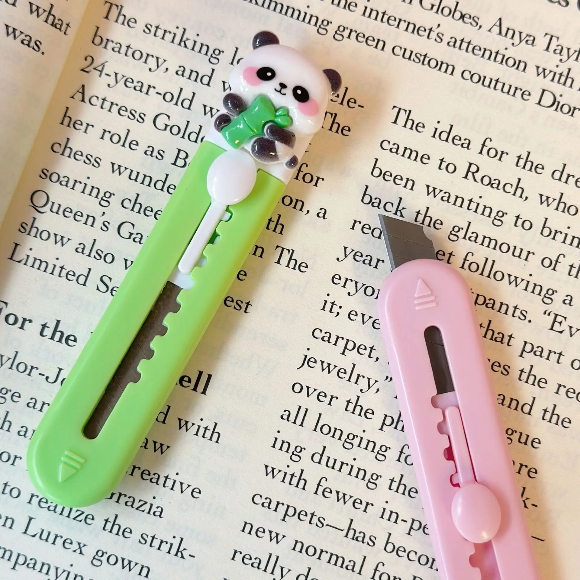cuchillo-multiusos-con-diseno-de-panda-cortador-de-papel-mini-en-colores-macaron-cortador-de-cajas-y-papel-tapiz-para-estudiantes-herramientas-de-corte-para-manualidades-y-diy
