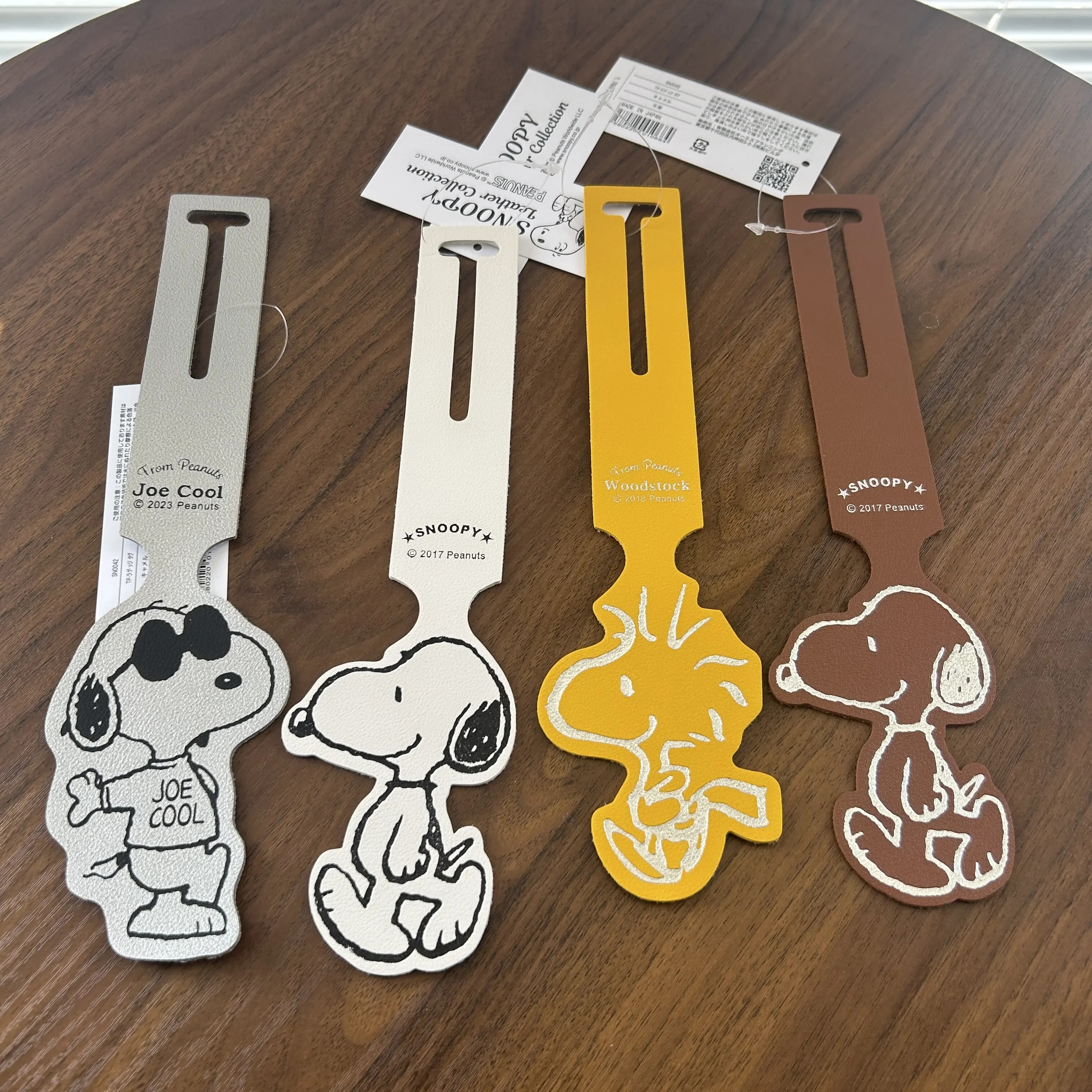 Etiqueta de bagagem fofa do Snoopy, etiqueta criativa para bagagem de viagem, etiqueta portátil para mala, acessório de viagem moderno para viagens ao ar livre