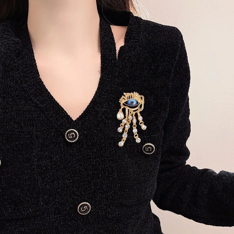 Европейская и американская преувеличенная брошь с голубыми глазами, женская брошь в стиле ретро с кисточками в стиле барокко, нишевый аксессуар в виде цветка на груди