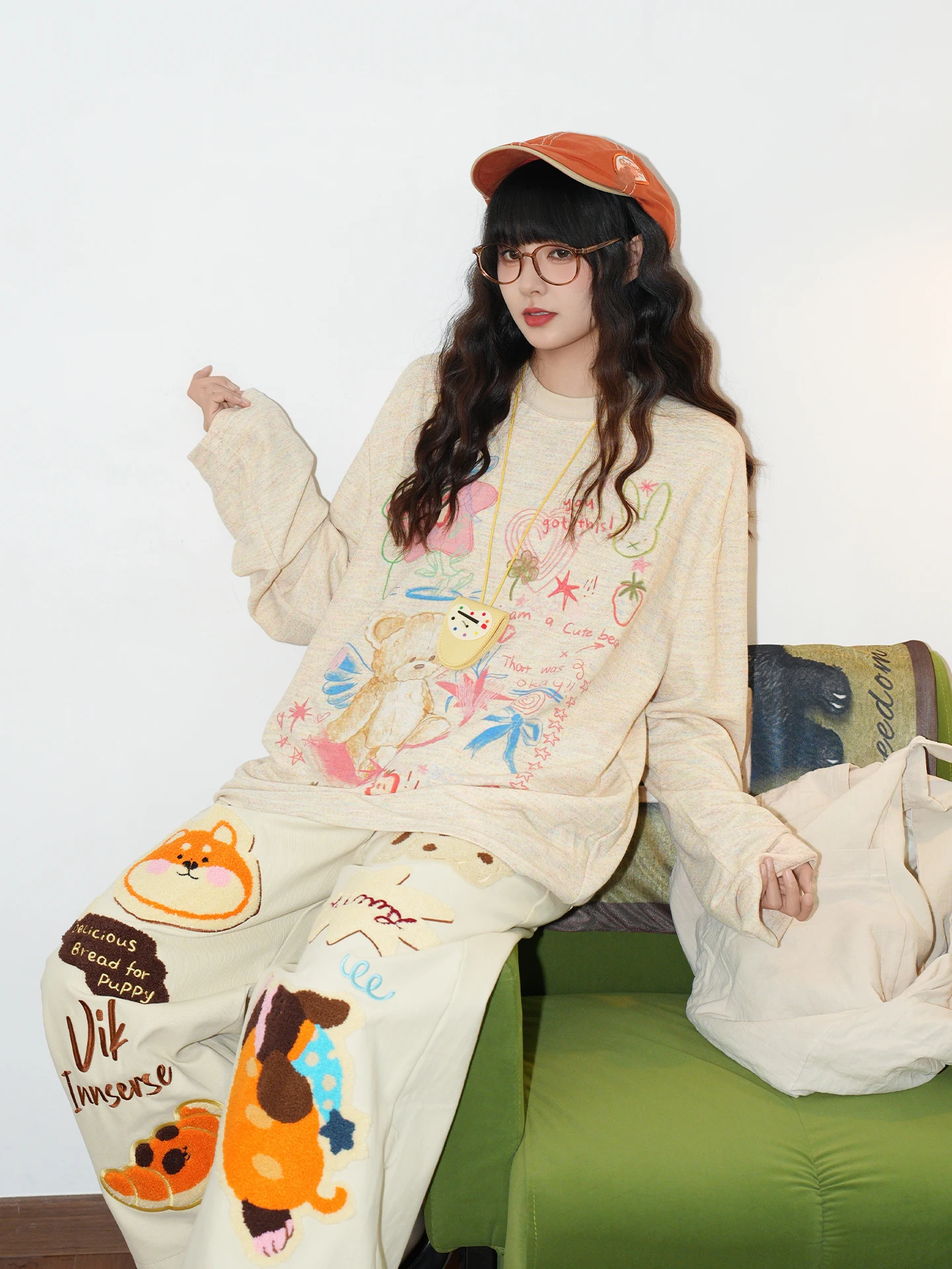 Hand-Drawn Graffiti Polar Bear Print Long Sleeve T-Shirt Women's Thin Loose Lazy Style Base Shirt Top Casual Fashion