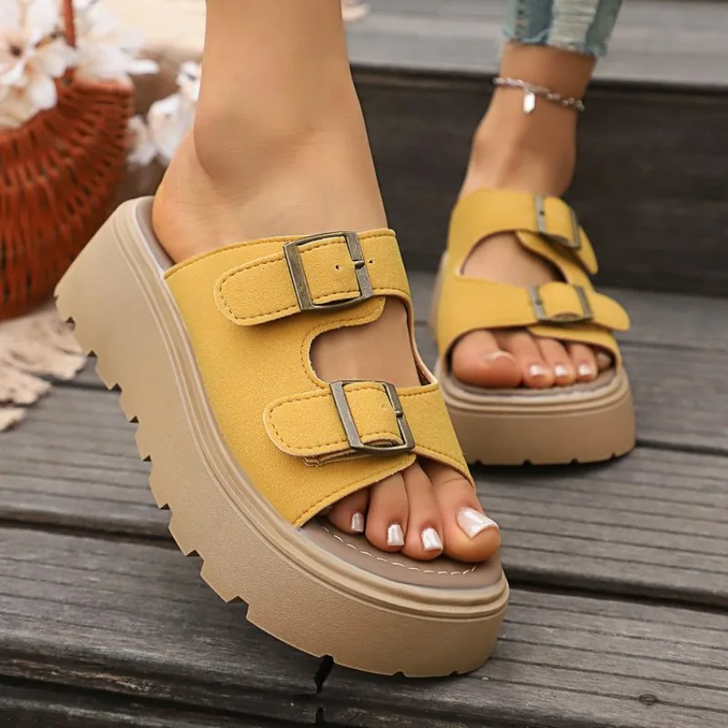

2026 New Soft-soled Fashionable Beach Shoes Thick-soled Cool Slippers for Women's Summer Outdoor Wear