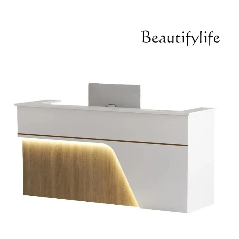 

FG52FGSemplice piccolo salone di bellezza reception negozio di abbigliamento pagina di cassa color crema vento