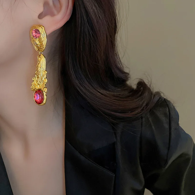 ladies vintage baroque earrings women\'s fashion crystal gold earrings