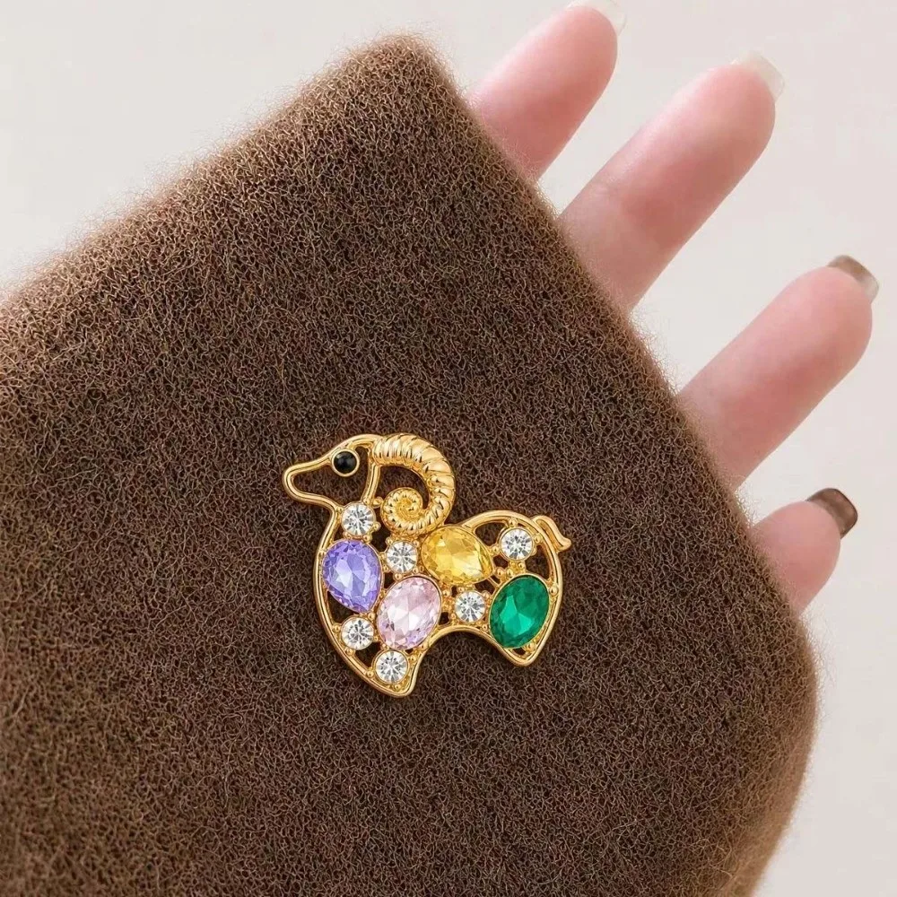 Exquisite Metal Golden Sheep Brooch Curved Horns Gold Plated Lucky Ram Breastpin Colorful Crystals Detailed Engraving
