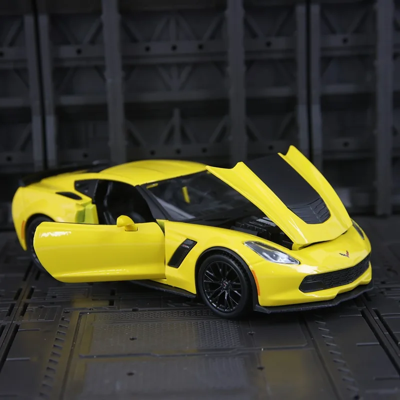 

Масштабная модель автомобиля Z06 1:24 из сплава, литая под давлением, с открывающимися дверями, для детей, украшение для дома/рабочего стола