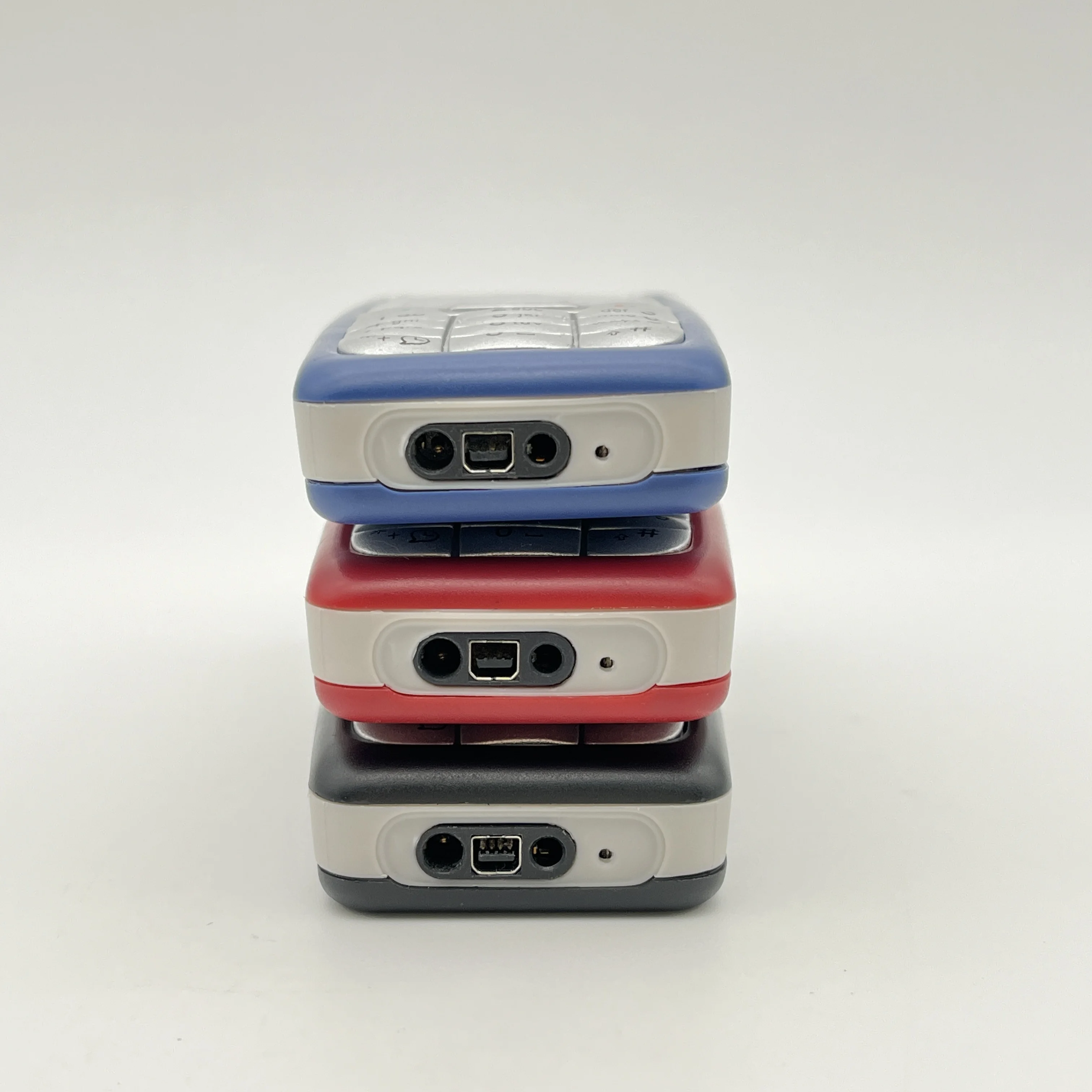 هاتف محمول أصلي غير مقفول لهاتف Nokia 1110 بشريحتين GSM 900/1800 900mAh لوحة مفاتيح أوروبية وآسيوية أكبر مصنوعة في فنلندا