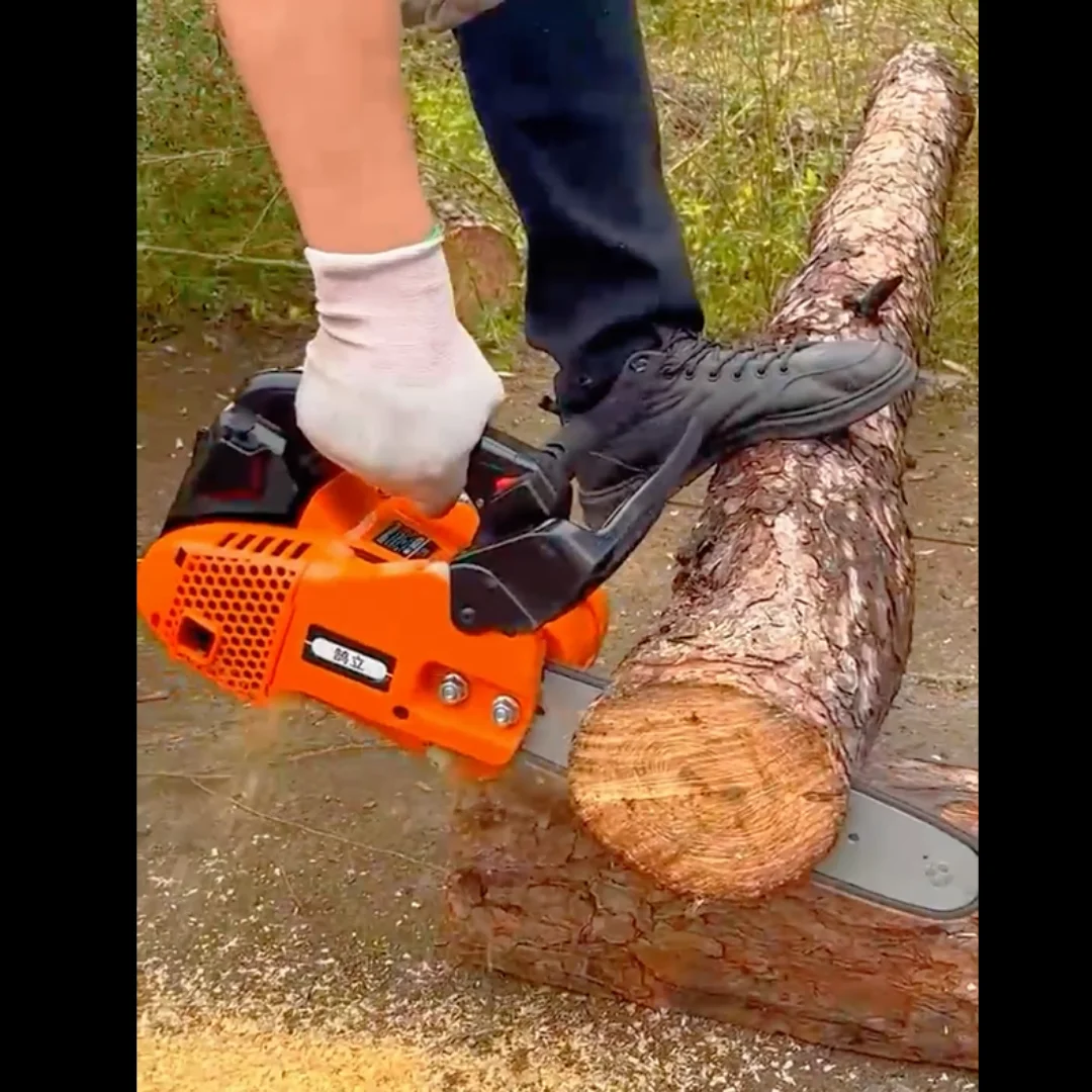 

9000rpm Chainsaw 25.4CC Chainsaw 2-Stroke Engine Chainsaw Woodworking Tools for Professional Logging Wood Cutting