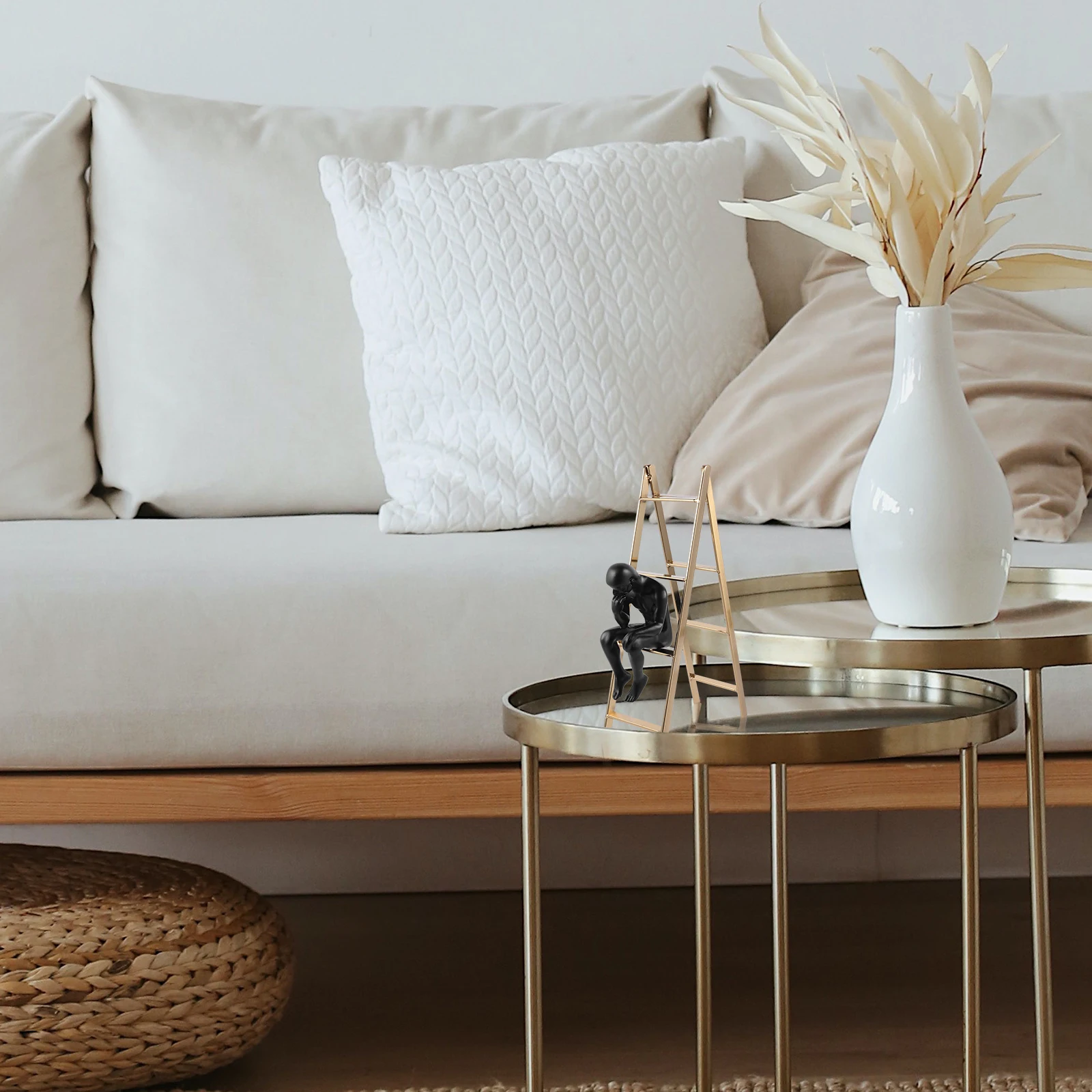 

Modern Minimalist Man Figurine Small Iron Statue Home Office Decor Abstract Art Desk Abstract Iron Statue nament Gift