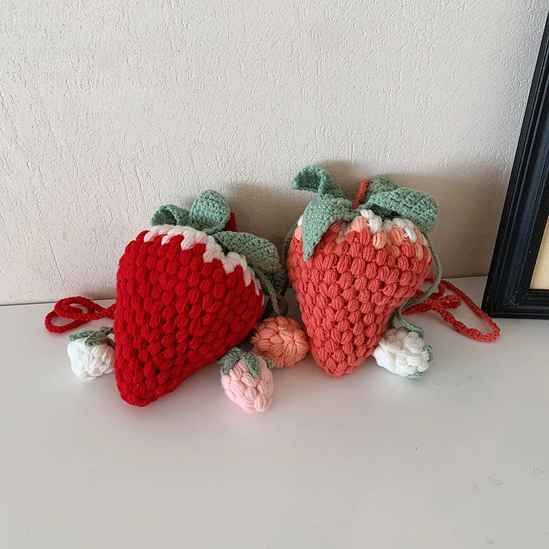 2023 Novelty Handmade Strawberry Knitted Crossbody Bag DIY Personalized Crochet Wool Small Satchel Bag Cartoon Cute Sling Purses