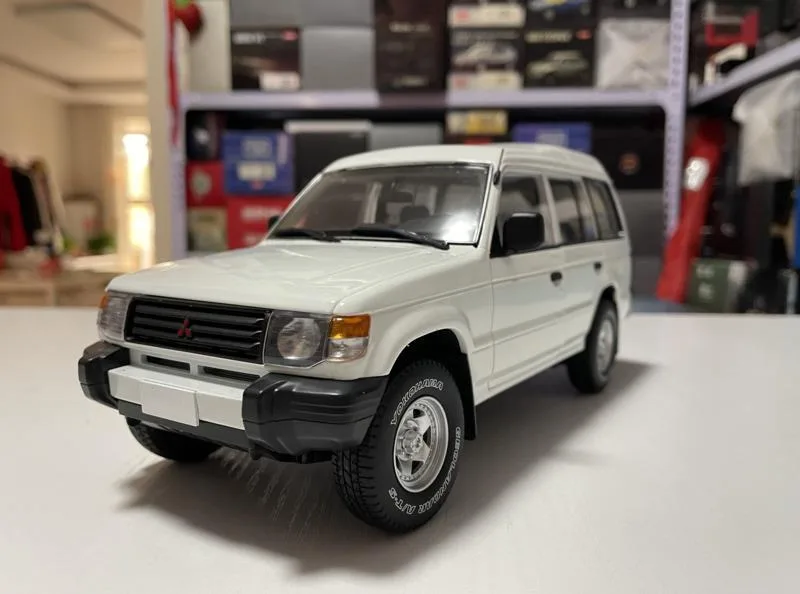 1/18 New Arrival Special Price Diecast Metal Japanese Classic V31 V33 Car Model Furniture Display Collection Toys For Children