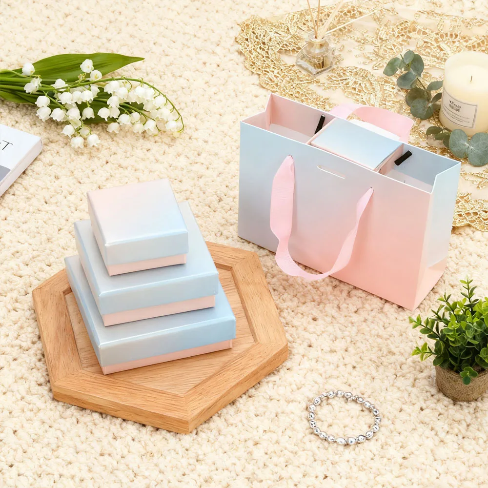 

Small Paper Bag Luxury Cardboard Boxes for Jewelry Earrings Ring Necklace Packaging Chic Party Wedding Christmas Favor Gift Box