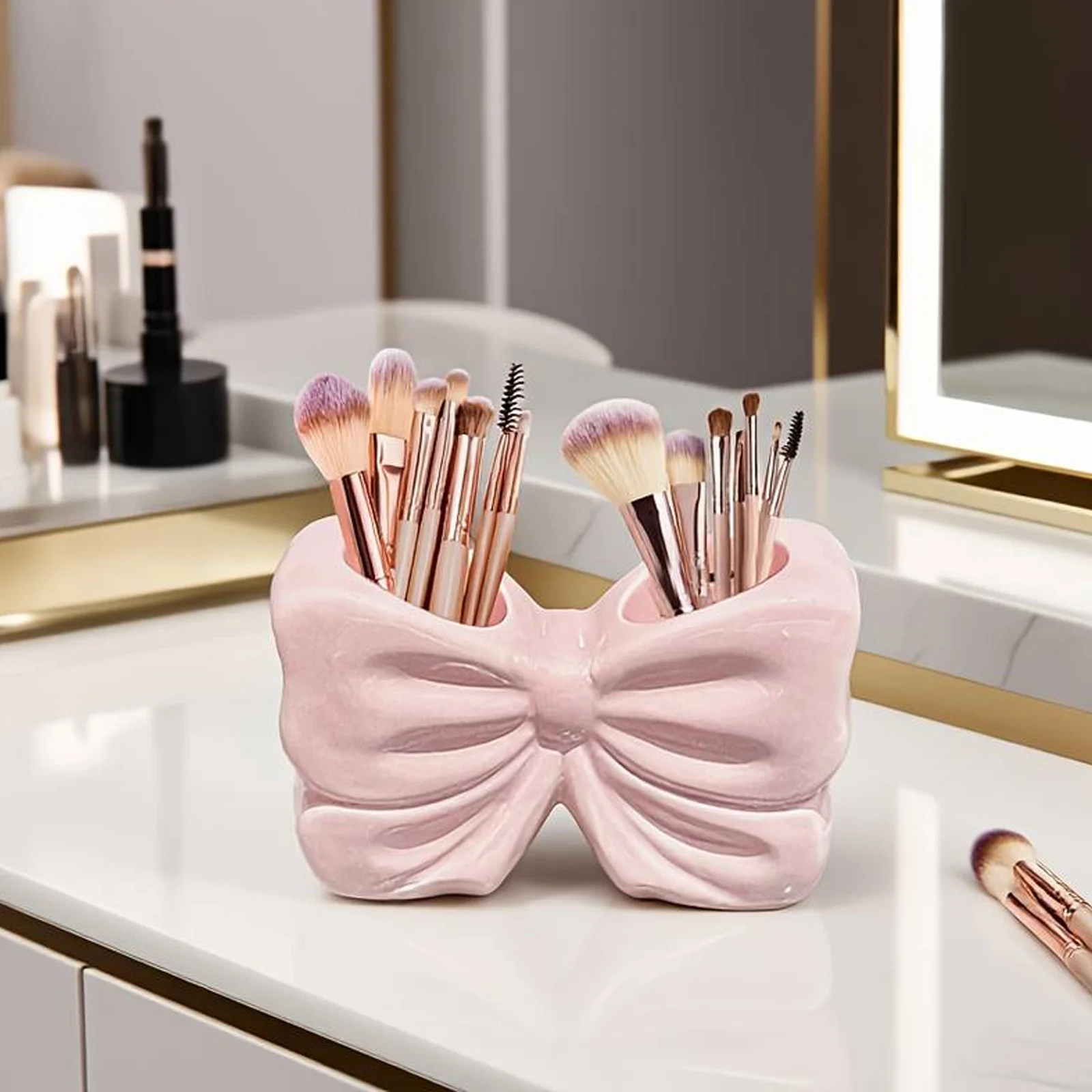 A Nordic-Style Irregular Bow-Shaped Makeup Brush Storage Box, Designed Specifically for Cosmetics Storage, Can Be Used as a Makeup Brush Holder, Enhancing the Aesthetics of Room Decor, Suitable for Home Decor, Providing Space-Saving Organization, and Can Be Used in the Kitchen