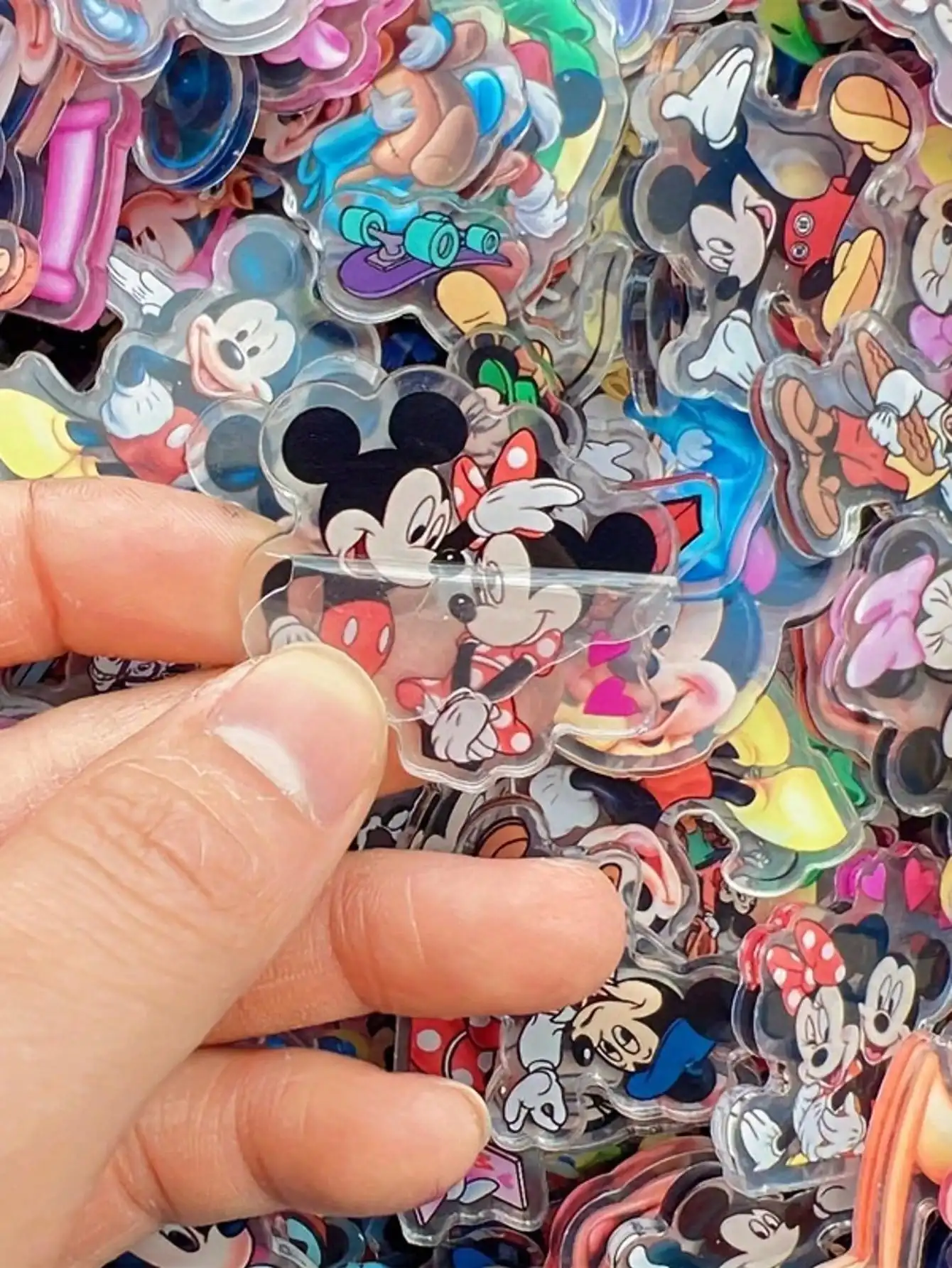 Disney 50 pegatinas acrílicas de Mickey Mouse y Minnie Mouse de doble cara, decoración artesanal de alta calidad, adecuadas para llaveros, vasos, álbumes de recortes, manualidades, hechas a mano, perfectas para actividades de Navidad, Halloween, fiesta de cumpleaños