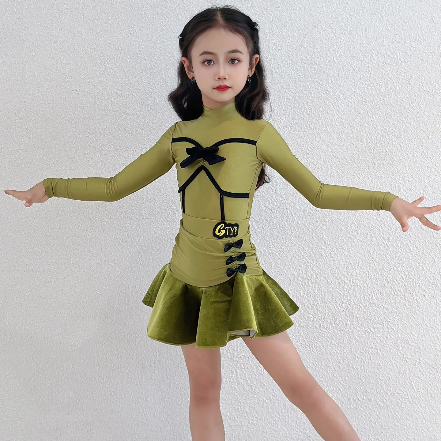 

Autumn Winter Girls Performance Costumes Latin Dance Long Sleeve Tops Skirts Chacha Samba Dance Practice Training Wear DQL12039