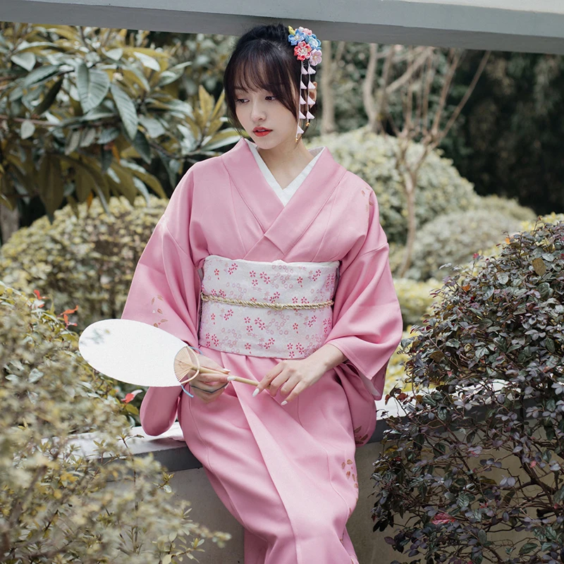 Women's Vintage Dress Pink Color Japanese Traditional Kimono Floral Prints Formal Yukata Cosplay Costume Photography Dress