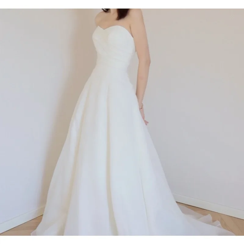 Personalizado sexy vestido de casamento sem alças elegante a linha sem mangas vestido clássico rendas até pequeno trem robe