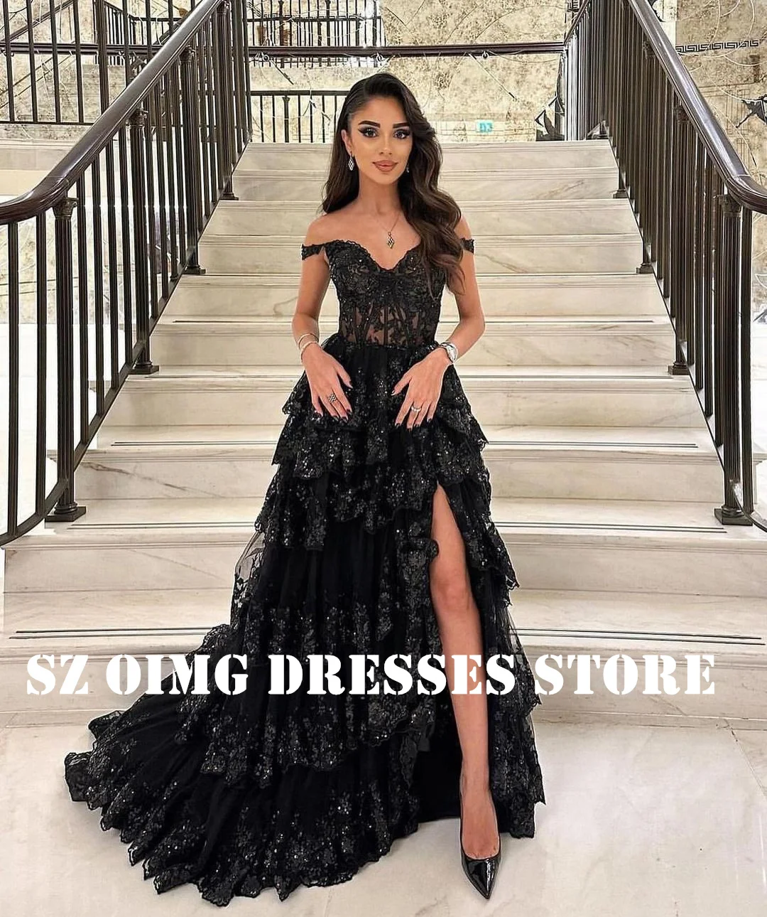 OIMG New Design Strapless High Slit Prom Dresses Saudi Arabic Women Tiered Black Lace Appliques Evening Gowns Formal Party Dress