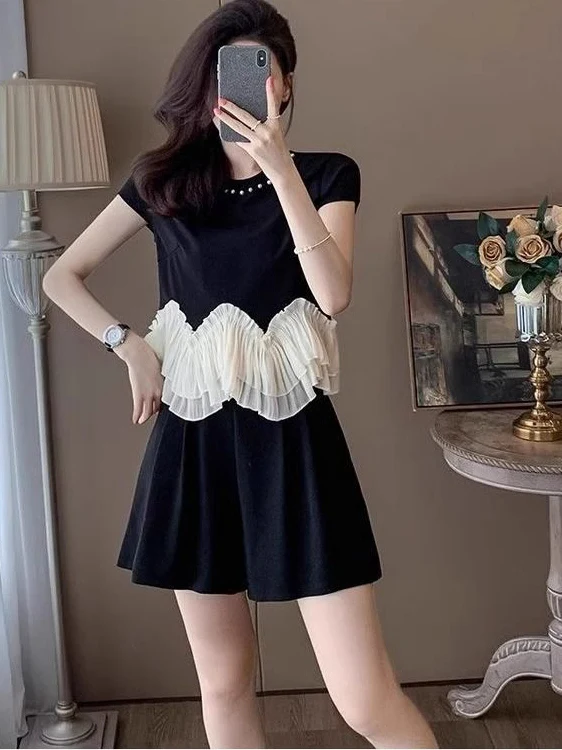 

Casual Fashion Set Women's New Summer Short Sleeve Top Shorts Two-Piece Set Elegant round Neck Polyester Fiber