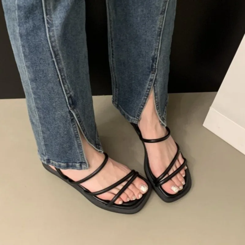 

New Toe Elegant Open-toe Beach Sandals in Summer, Fashionable and Comfortable Two-wear Casual Slippers for Women