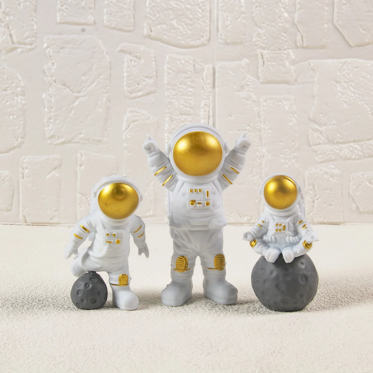 Outer Space Theme Astronaut Cake Topper Birthday Party Dessert Props Festive Decor Universe Rocket Party Cake Topper Decorations