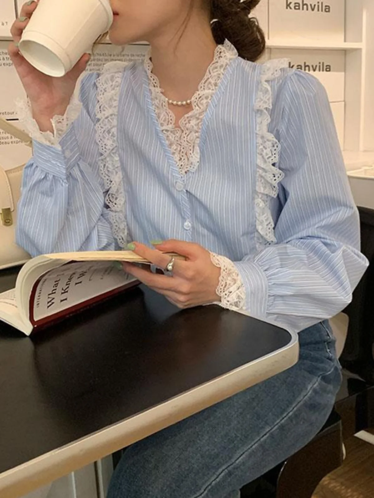 

Chic V-Ne Lace Trim Striped irt Loose Long Sve Layering Top for Women Korean Sle Faionable Autumn Clothing