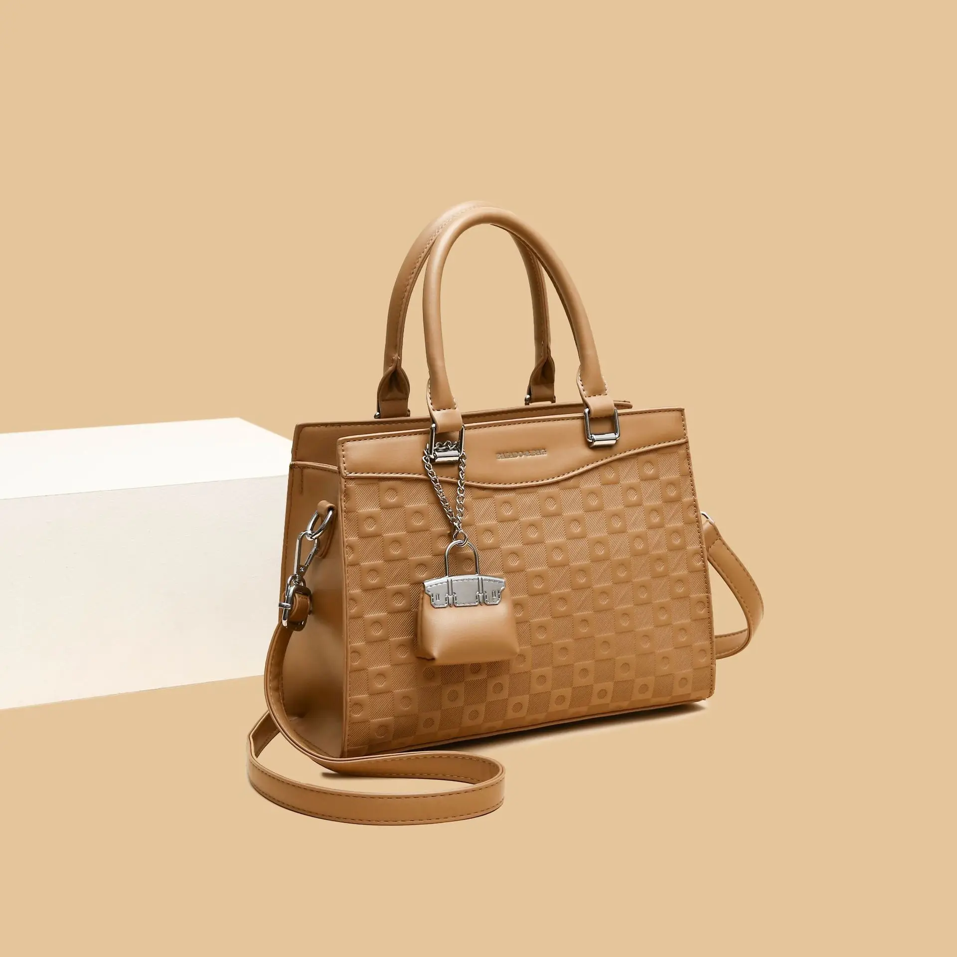 

Elegant Shoulder Bag 2025 New for Women, Luxury Soft Leather Crossbody Purse, Fashionable Spacious Tote for All Occasions