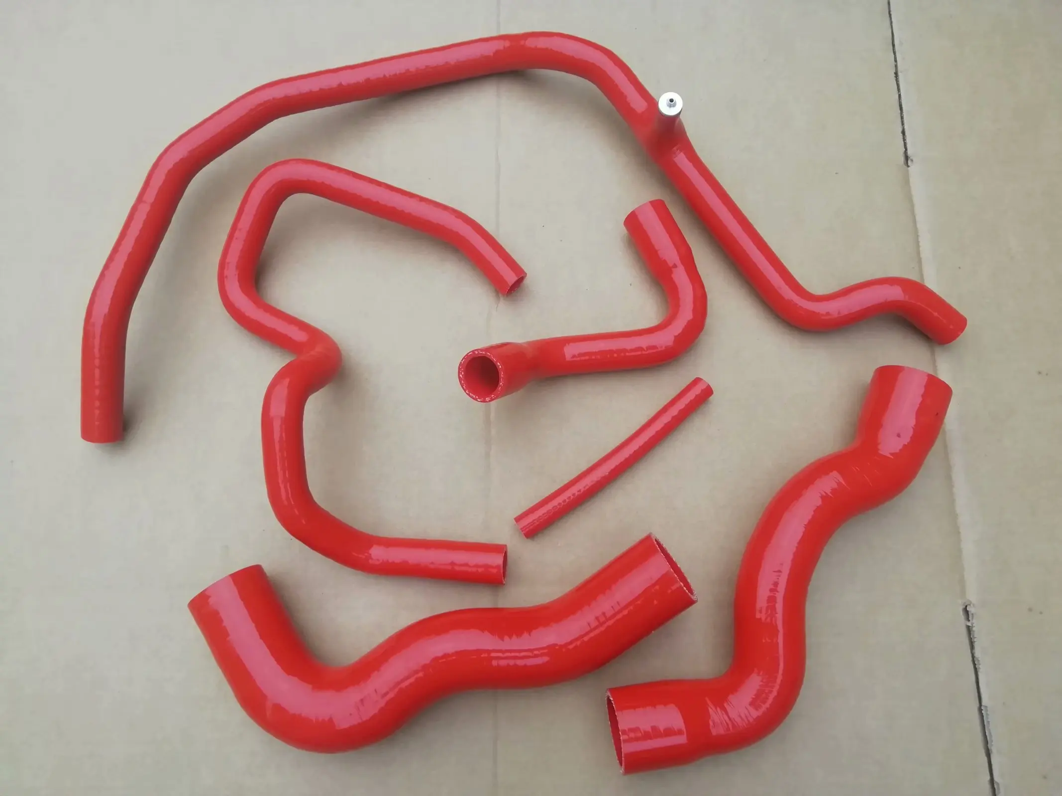 

Комплекты шлангов охлаждающей жидкости радиатора для BMW F01 GT F10 F11 LCI 520i 528i с OE 17127619688 17127640916 17127619684 11537603514