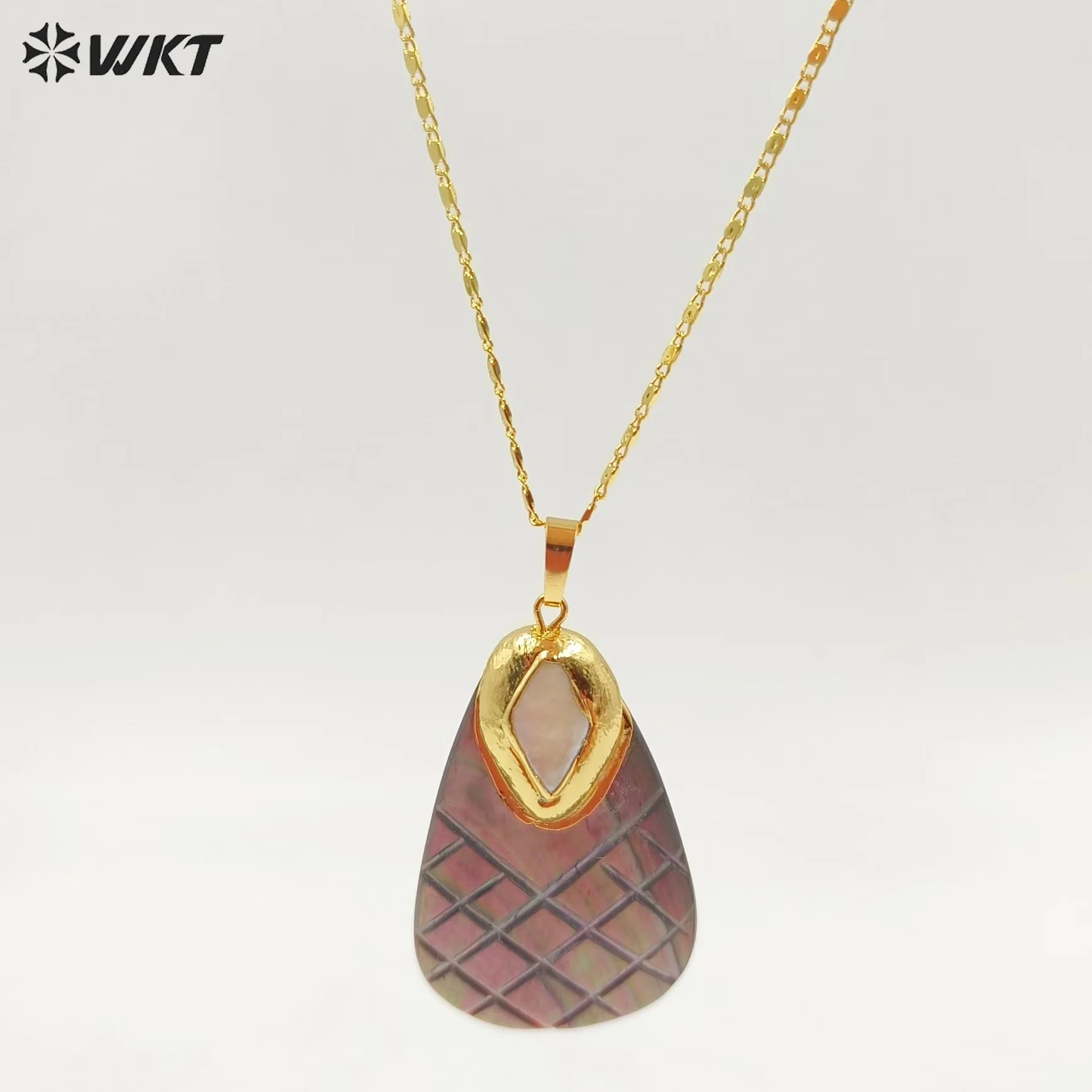 WT-JN307 New Arrival Natural Shell With Pearl Paved Pendant Necklace For Women Special Holiday Gift Decorative