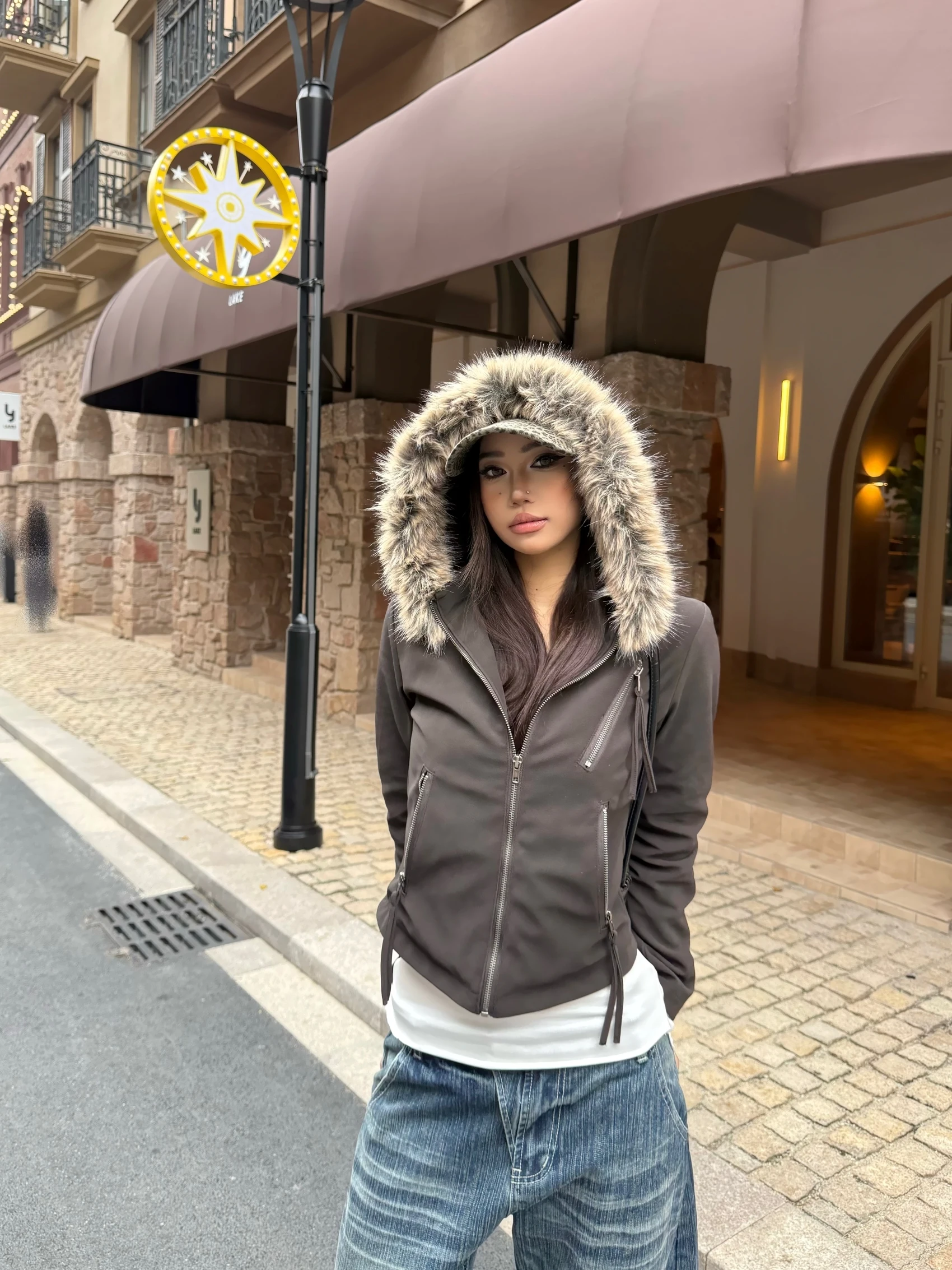 

Универсальная женская укороченная куртка ZhenZhen с капюшоном, меховым воротником и молнией, в американском стиле, для повседневной носки, с эффектом стройности