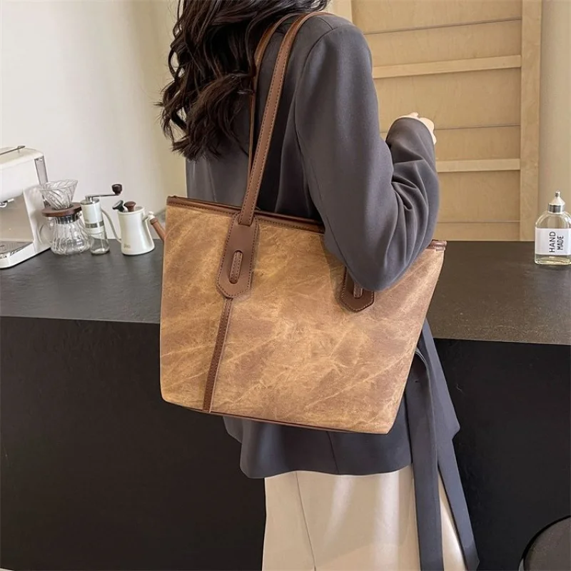 

Ladies Crossbody-Bag Made Of Premium Leather Featuring Casual High-End Daily Refined Style​