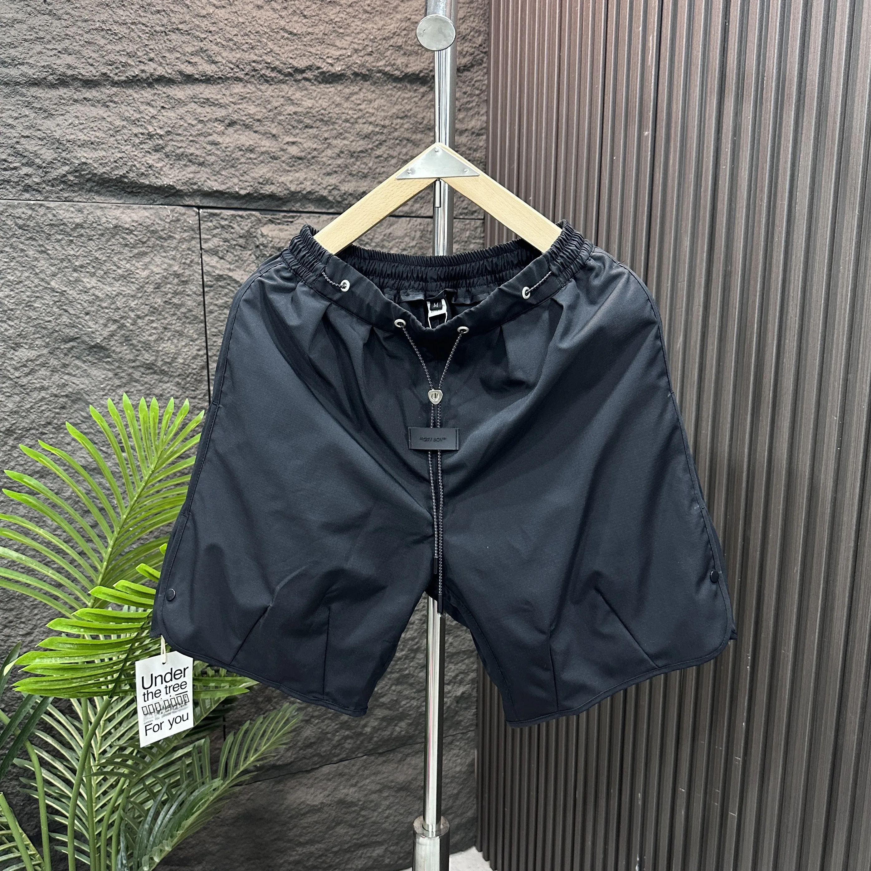 

Мужские модные шорты из ледяного шелка для пляжа и спорта, быстросохнущие, длиной до колена, летняя новинка, универсальные, с охлаждающим эффектом