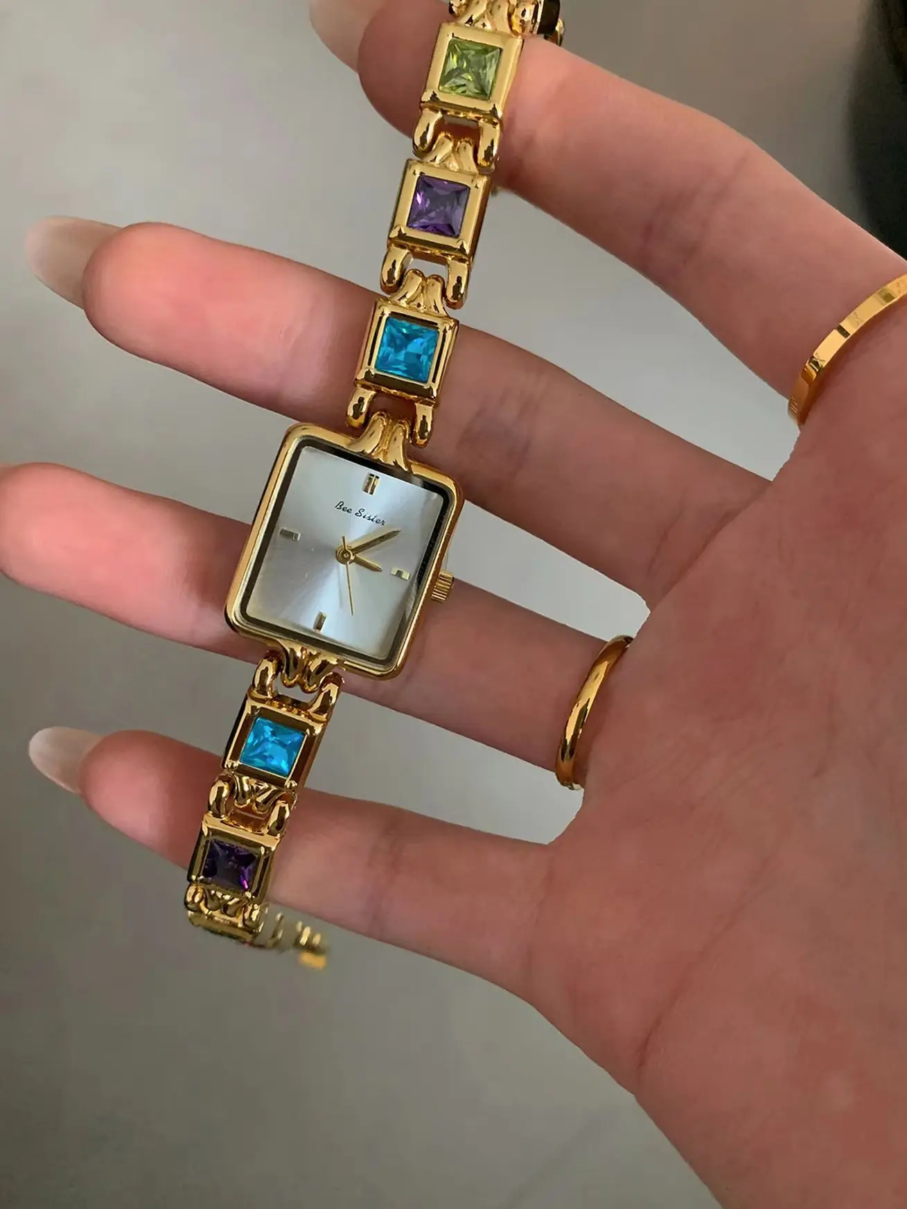 NEW Fashion Light Luxury Women's Watches with Personalized Rainbow Gemstone Square Dial, Waterproof Quartz Ladies' Watch Gift