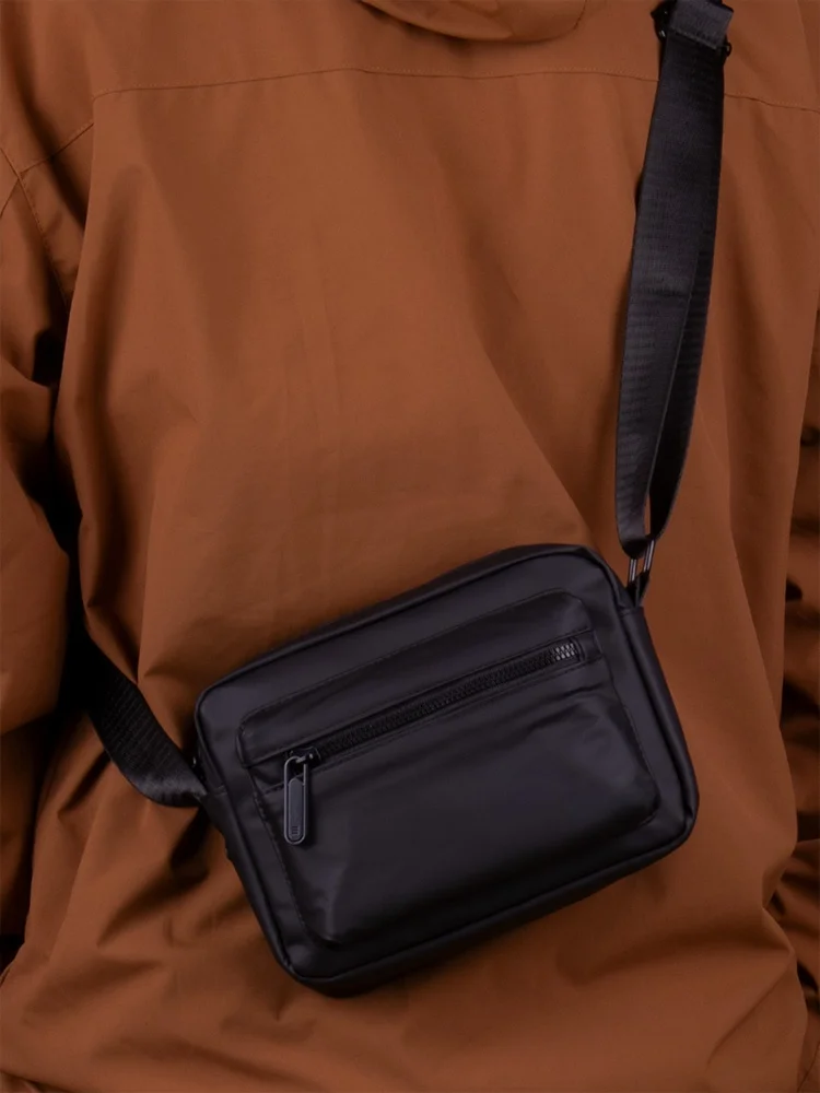 

2025 New Men's Casual Crossbody Bag Phone Bag Large Capaci Horizontal Commuting Bag Faionable Polyester Waterproof