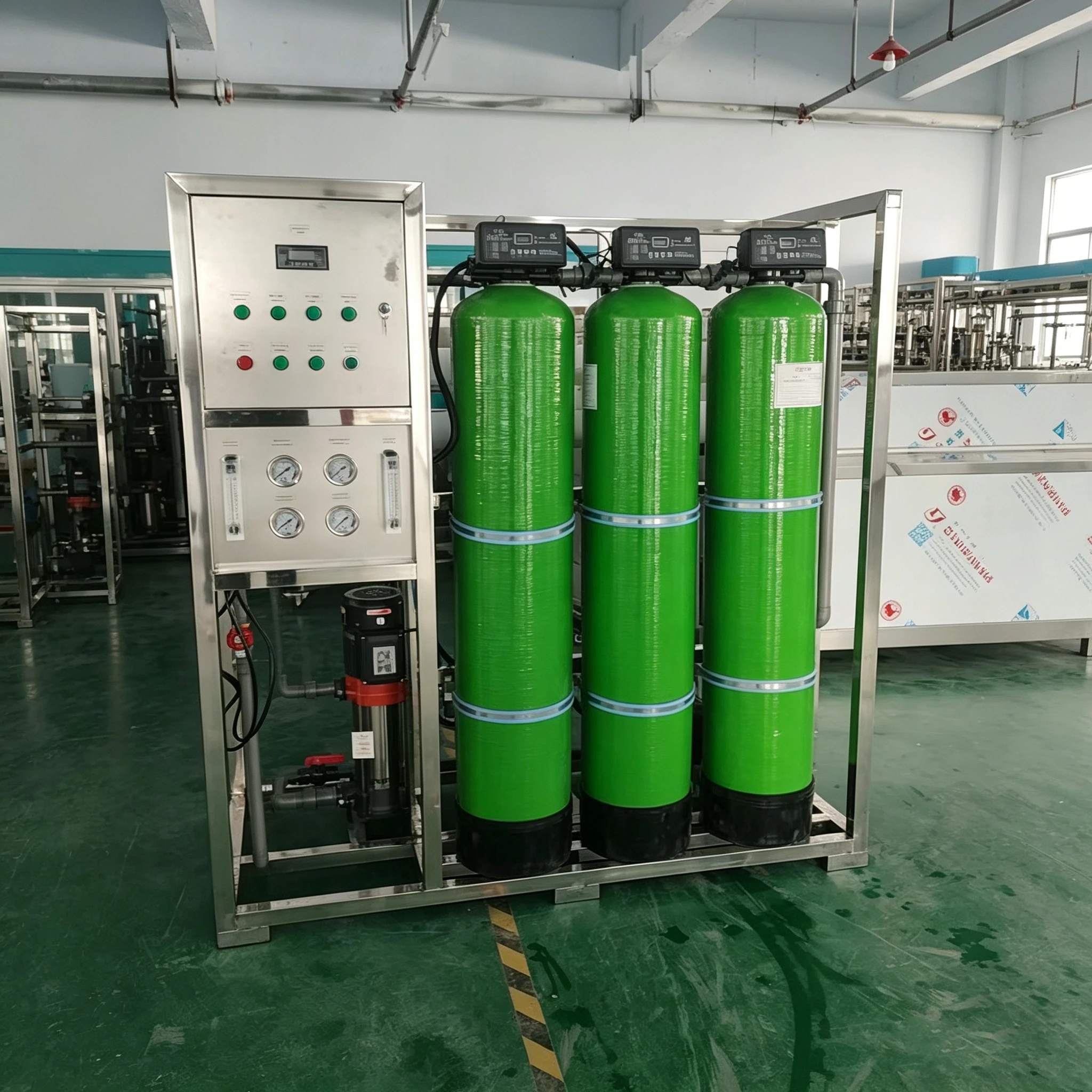 CE ISO Certified 500LPH Reverse Osmosis System with SUS304 Stainless Steel 3-Stage Pretreatment Tank for Food Industry